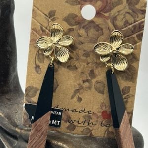 Black & Wood Flower posts