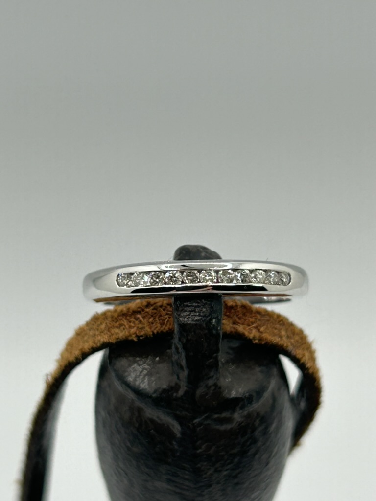 Channel Diamond band