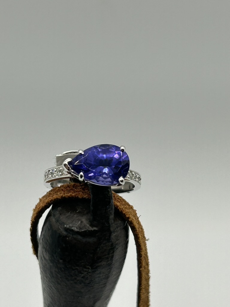 Amethyst & Diamond Ring