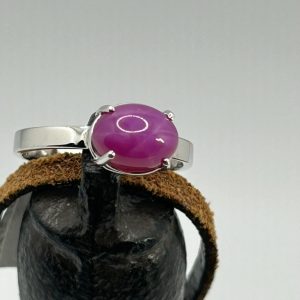 Ruby star ring