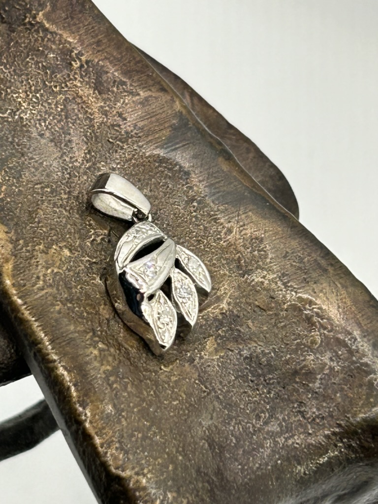 Diamond pendant