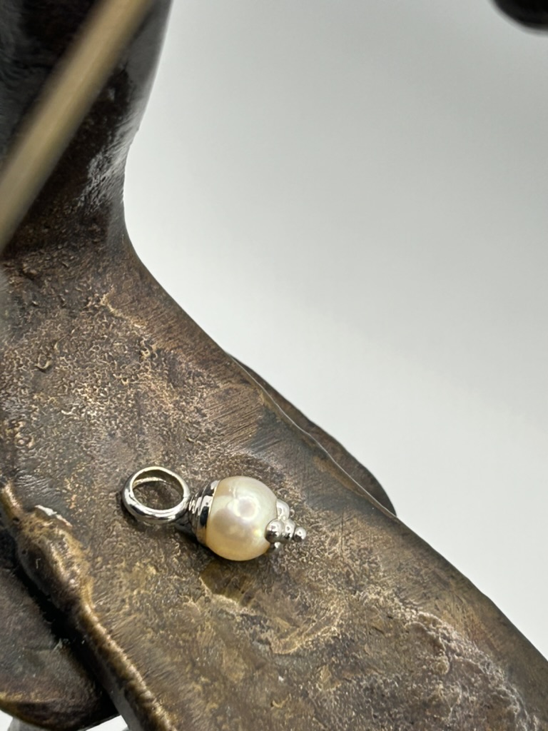Pearl pendant