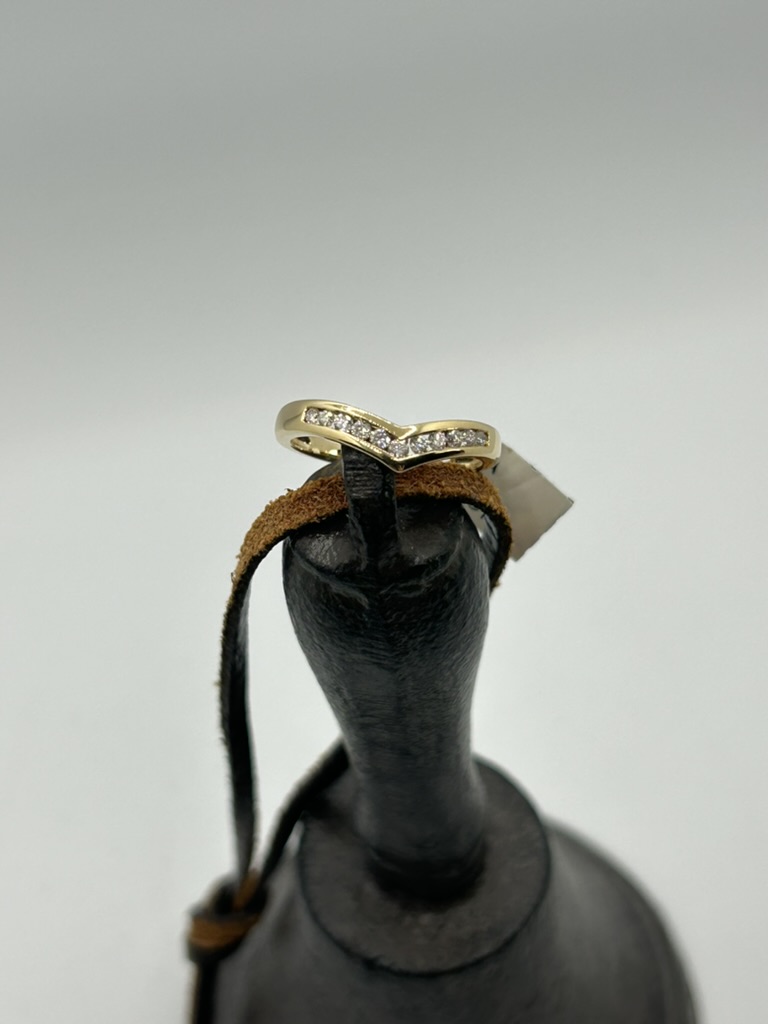 Diamond V Band small