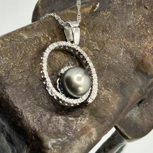 Diamond & Pearl pendant