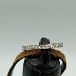 Diamond band