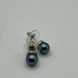Grey cultured pearl earrings