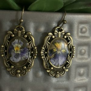 Antiqued Montana Blooms
