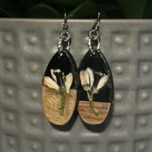 Wooden flowers