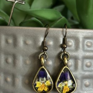 Dainty Pear shaped blooms