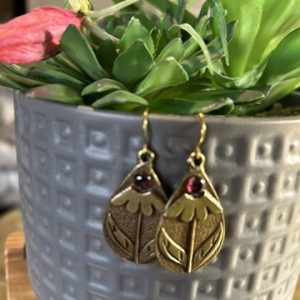 Garnet blooms